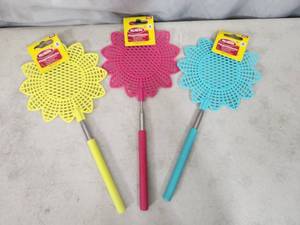 lot 149 image: 3 New Telescoping Fly Swatters