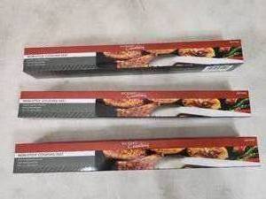 lot 166 image: 3 New Reusable Non Stick Cooking Mats