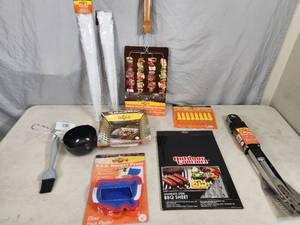 lot 204 image: New BBQ Grilling Items