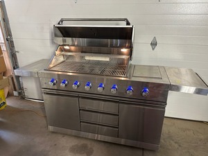 lot 2 image: New Large 8 Burner  Broiler Propane BBQ Grill