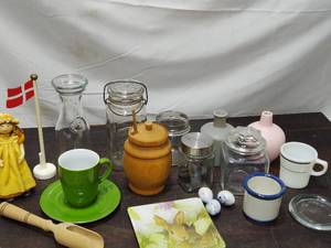 lot 24 image: Large Collection Of Dcor