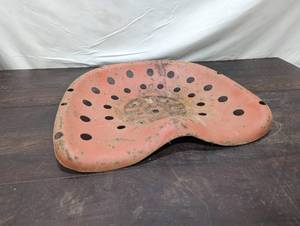 lot 51 image: Tractor Seat