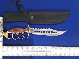Brass knuckle knife with sheath
