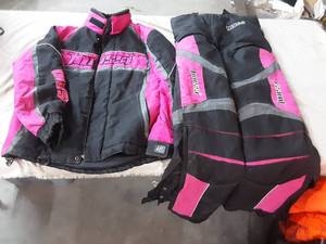 Womans mossi snowmobile jacket and bibs size s