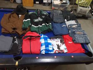 Lot of mens clothes mostly xl and pants size 32-34