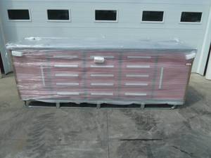 lot 39 image: Steelman Work Bench 10FT-15D- 2 RED