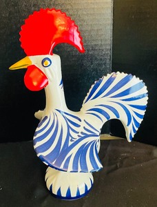 lot 98 image: Pair of Vibrant Decorative Roosters from Portugal