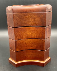 lot 107 image: Bombay Company Swivel Jewelry Storage Tower