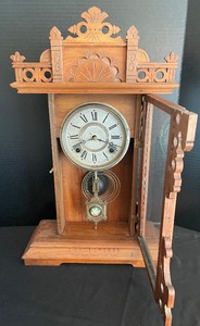 lot 113 image: Vintage Wooden Gingerbread Clock with Key
