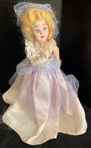 lot 115 image: Variety of Vintage Dolls