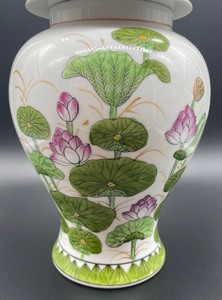 lot 117 image: Heygill Imports Decorative Lidded Jar
