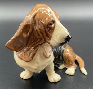 lot 119 image: Vintage Charm of Creamware Sitting Bassett Hound Figurine