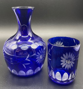 lot 120 image: Vintage Bohemian Blown Cobalt Blue Cut to Clear Tumble Up