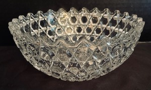 lot 130 image: Crystal and Glass Bowl Grouping