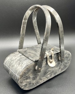 lot 144 image: Amazing Vintage Llewellyn Grey Pearl Lucite Handbag