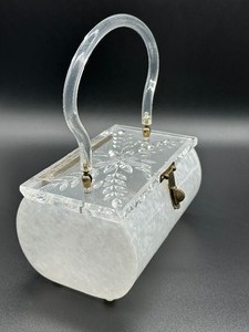 lot 5 image: Vintage Charles S. Kahn Lucite Handbag