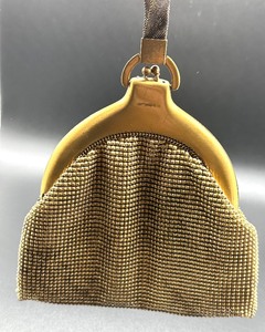 lot 30 image: Vintage Whiting and Davis Mesh Handbag