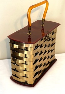 lot 20 image: Retro Woven Metal Purse with Lucite Handle
