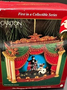 lot 173 image: Carlton Cards Phantom of the Opera 1999 Ornament