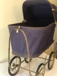 lot 162 image: Vintage Baby or Doll Carriage