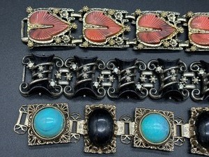 lot 207 image: Five Lovely Vintage Bracelets