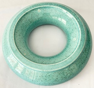 lot 60 image: Vintage Blue Red Wing Round Planting Vase