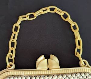 lot 228 image: Pair of Whiting & Davis White Metal Mesh Purses