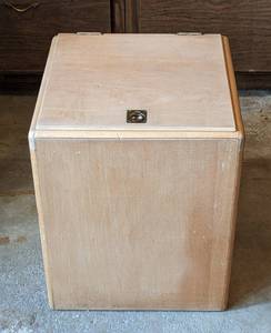lot 244 image: Vintage Wood Storage Box  Cooler