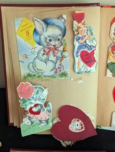 lot 263 image: Large Variety of Vintage Greeting Cards