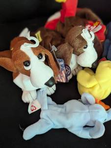 lot 268 image: Beanie Babies and Pound Puppy Stuffed Animals