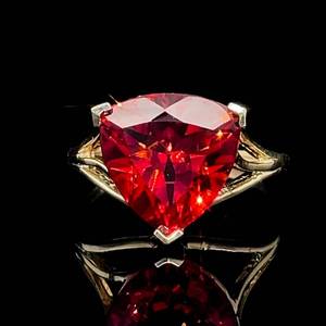 Trillion Cut Synthetic Ruby Solitaire Retro-Mod Triple Split Shank Ring in Yellow Gold $1,500 Retail