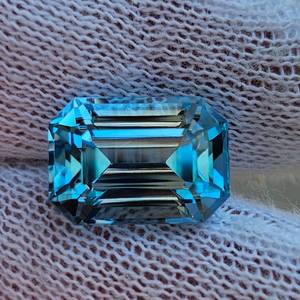 17.15 Carat Natural Swiss Blue Topaz Gemstone VIDEO
