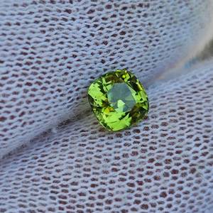 2.19 Carat HIGH GRADE Peridot Gemstone VIDEO