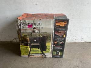 lot 3 image: Masterbuilt Gravity Series 560 Digital WiFi Charcoal Grill and Smoker in Black