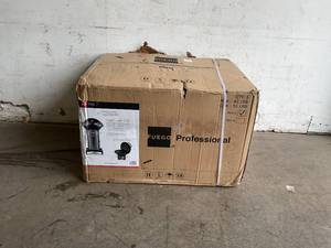 lot 4 image: Fuego Carbon Steel Professional Propane Gas Grill