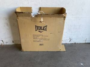 lot 18 image: Everlast Black Cardio Fitness Training Bag