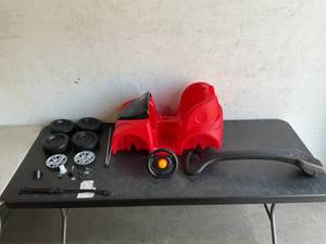 lot 40 image: Step2 Push Around Red Buggy GT