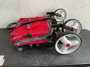 lot 98 image: Radio Flyer Convertible Stroller Wagon