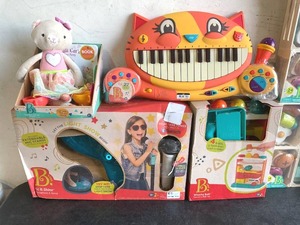 lot 136 image: LOT OF 11 B Toys for Younger Children - Including Ball Pit, Food Sets, Musical Toys and More