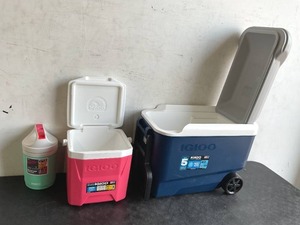 lot 142 image: LOT OF 3 Igloo Coolers - Blue MaxCold 40 qt. Roller, Pink Quantum 12 qt. Hybrid and Mint Retro Playmate Jug Beverage Cooler