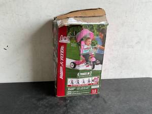 lot 159 image: Radio Flyer 4-in-1 Pink Stroll N Trike