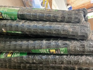 Lot of 16 PEAK 25 ft. L x 36 in. H Plastic Fencing Hardware Cloth in Green with 2 in.  2 in. Mesh Size Garden Fence