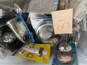 Lot if assorted Kitchen and Bath Sink accessories varios models and types see pictures