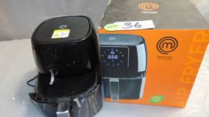 lot 36 image: MasterChef Airfryer 4.75 Qt Compact Air Fryer with Digital Display, 7 Simple Cooking Presets & Fully Adjustable Temperature, Easy Clean Detatchable Basket, 1400W, 4.5 Liter, For 2-4 People, Black 8720297454103