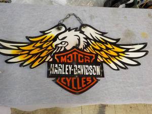 lot 4 image: New Large Metal Harley Davidson Wal...