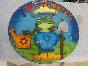 lot 7 image: New I Love Gardening Metal Dcor 2...
