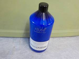 lot 30 image: 33.8 oz Keune Distilled for Men Ess...