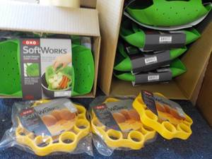 lot 130 image: 10 OXO New Silicone Softworks Kitch...