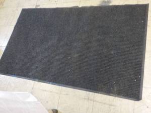 lot 138 image: 3 ft x 5 ft Floor Mat- previously u...
