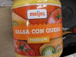 lot 149 image: 5 - 15 oz Jars Meijer Salsa Con Que...